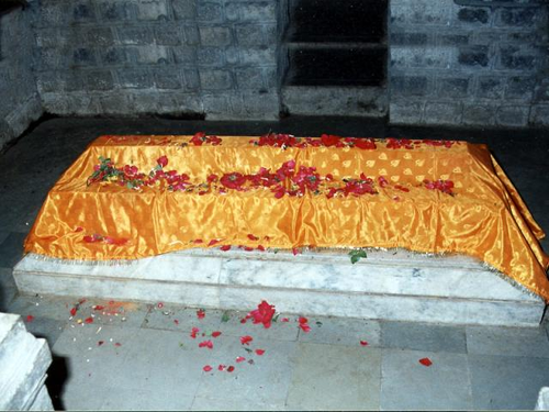 Information on all about sai baba jeevitha charitra.  sai baba, sai satcharitra, sai baba parayanam, saibaba parayanam procedure, saibaba parayanam in telugu,